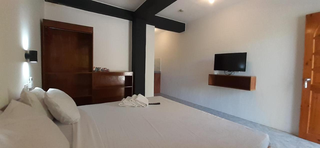 Jalyn'S Resort Sabang Puerto Galera Ngoại thất bức ảnh
