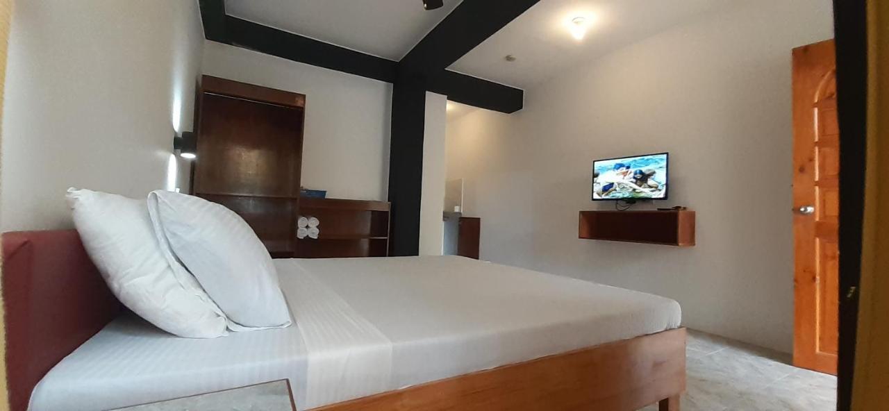 Jalyn'S Resort Sabang Puerto Galera Ngoại thất bức ảnh