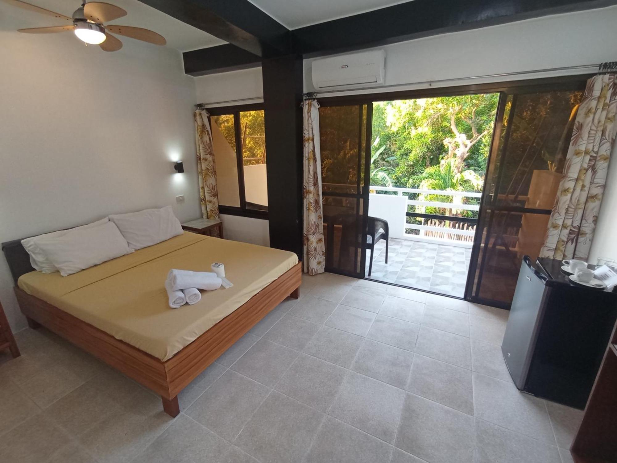 Jalyn'S Resort Sabang Puerto Galera Ngoại thất bức ảnh