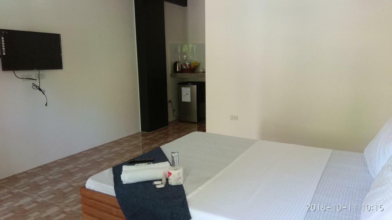 Jalyn'S Resort Sabang Puerto Galera Ngoại thất bức ảnh